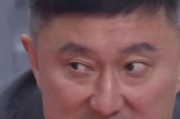 开云体育平台-愧对600万！3分9中1+空篮不中，不如新人，球迷：请给家政打替补